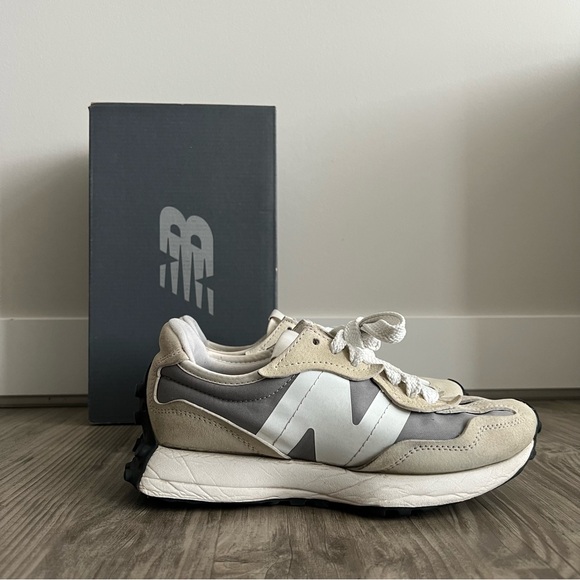 NEW BALANCE 327 Sneakers - Picture 10 of 16